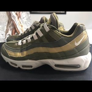 Nike Air Max 95 essential olive/ canvas